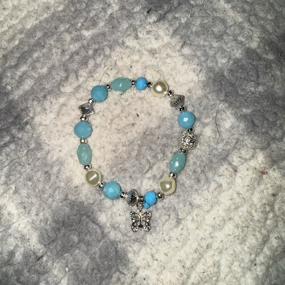Avon Turquoise and Silver Beaded Bracelet